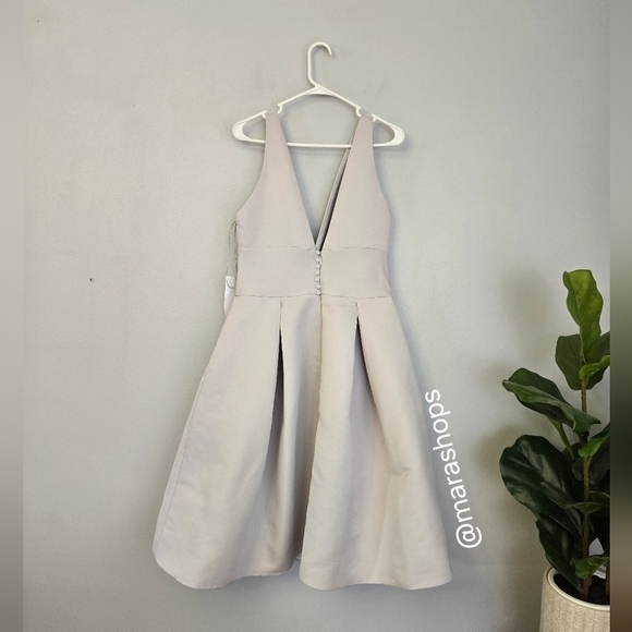 Amsale Faille Deep V-Neck Gray Dress - Picture 6 of 8